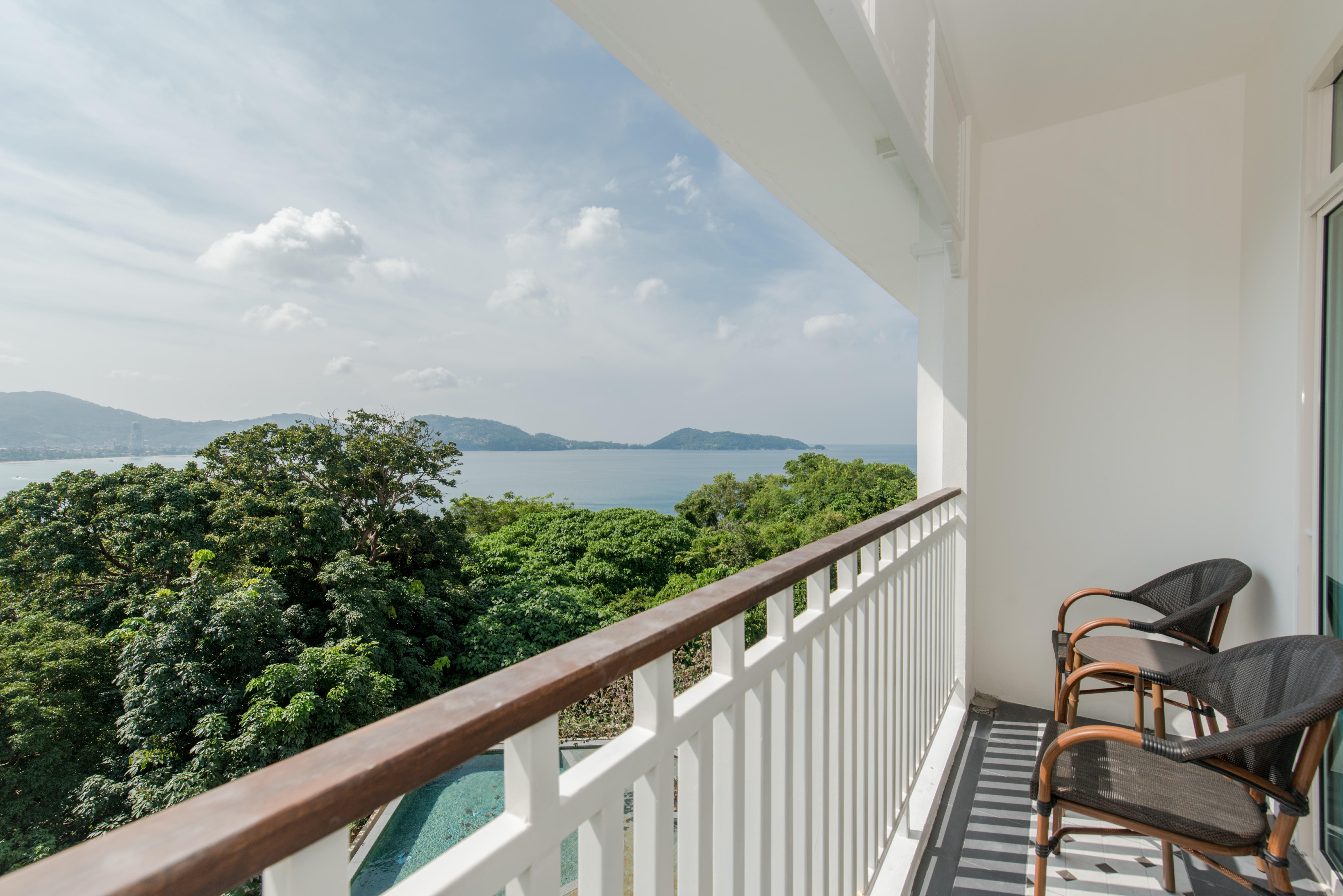 Marina Gallery Resort-Kacha-Kalim Bay By Sugar Marina Boutique Hotels Patong Eksteriør bilde View from the balcony of a suite at the resort